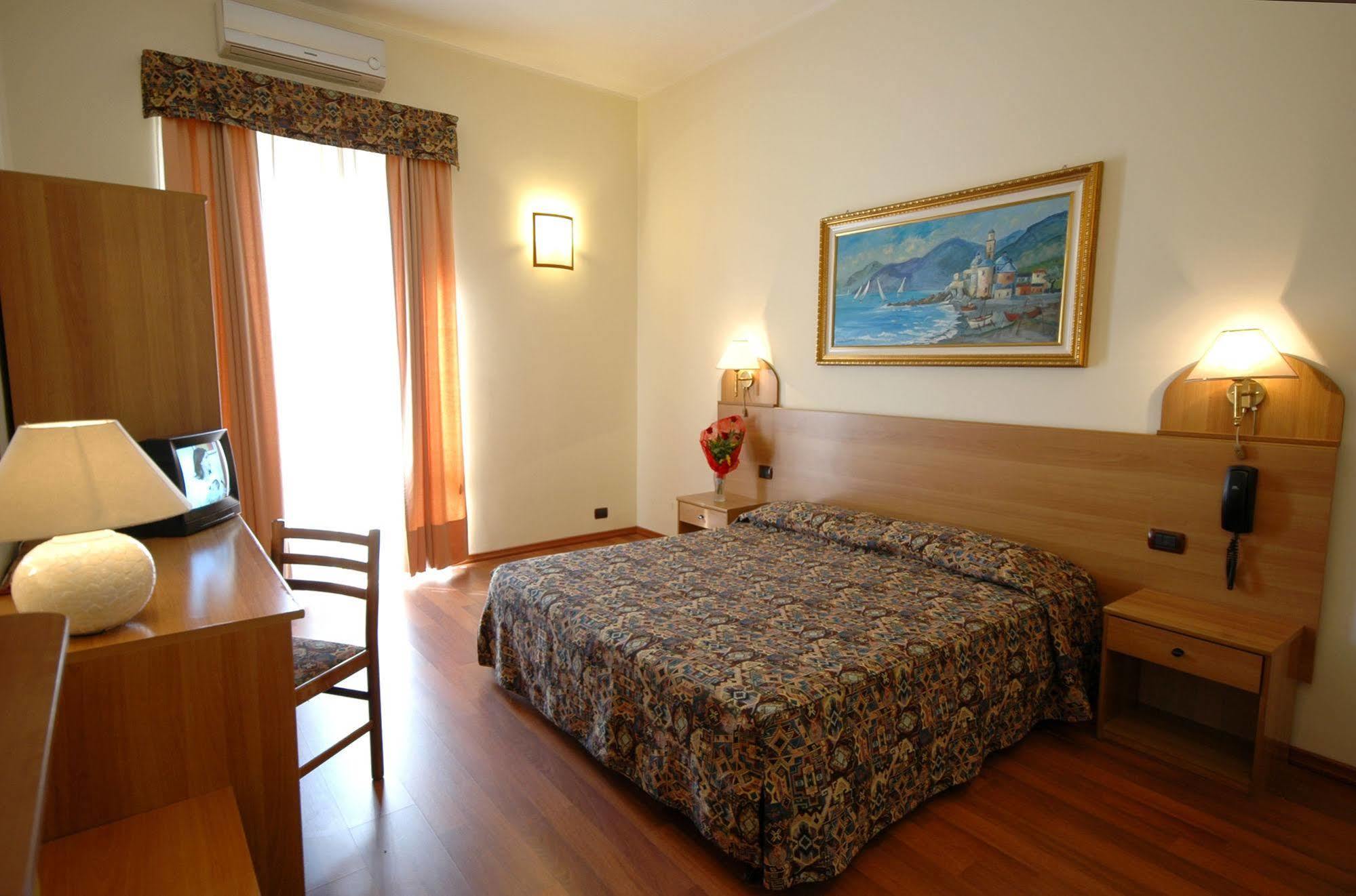 Hotel Eden Турин Экстерьер фото